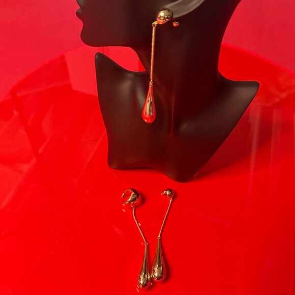 Mugler x H&M Gold Drop Earrings & Cocktail Ring Set – Limited Edition, Recycled - Picture 4 of 11